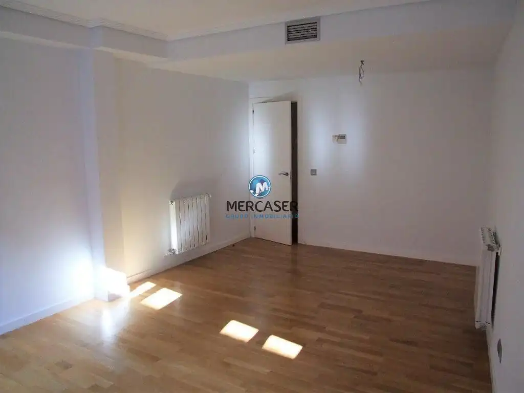 Bedroom of Flat for sale in Velilla de San Antonio