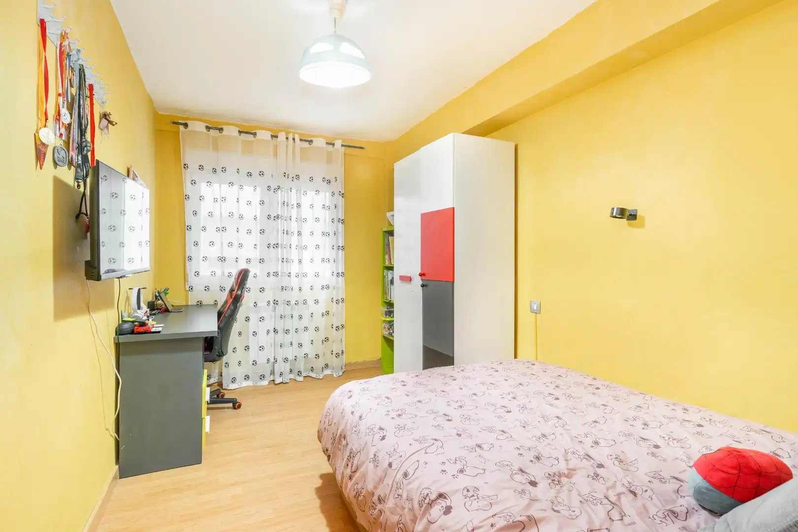 Habitación de Piso en venta en Gijón  con Calefacción, Terraza y Amueblado