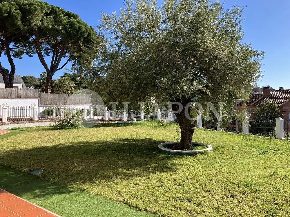 Casa o xalet en venda en Badalona amb Calefacció, Jardí privat i Traster