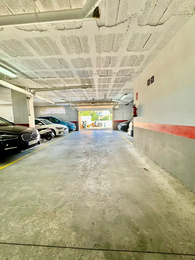 Parking de Apartamento en venta en Fuengirola con Aire acondicionado, Terraza y Amueblado