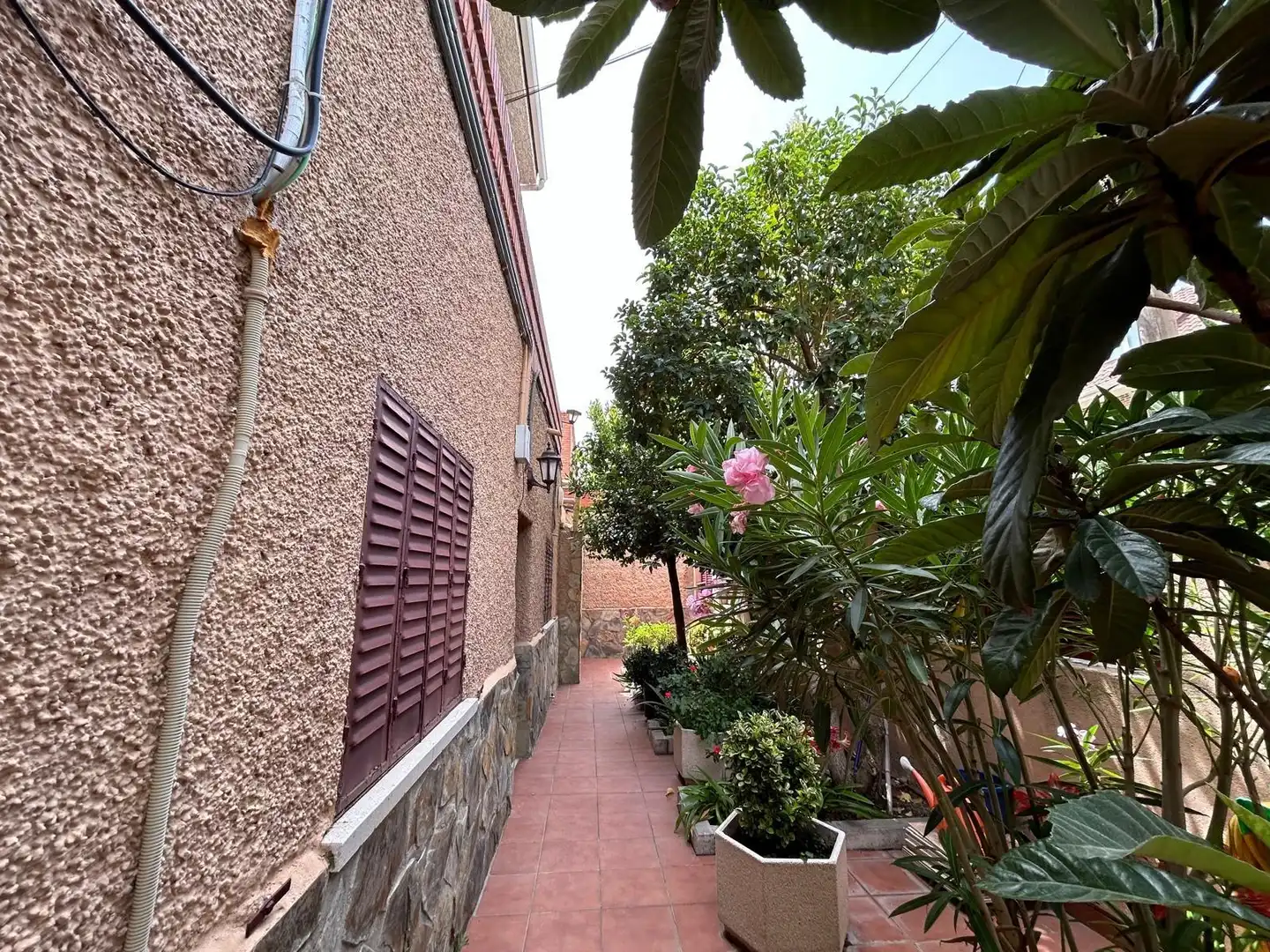 Vista exterior de Casa o xalet en venda en Madrid amb Calefacció i Terrassa