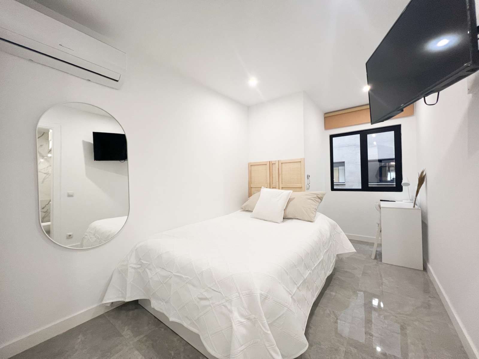 Dormitori de Casa o xalet per a compartir en  Madrid Capital amb Aire condicionat i Terrassa