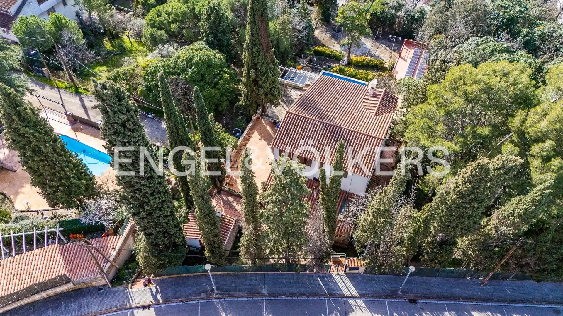 Vista exterior de Finca rústica en venda en Palau-solità i Plegamans amb Aire condicionat, Calefacció i Jardí privat