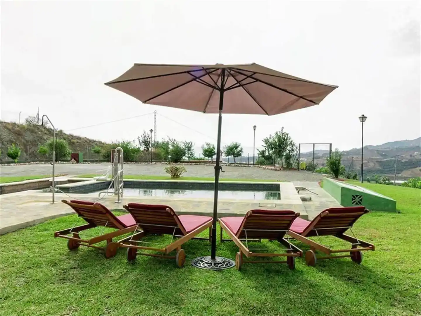 Terrasse von Country house zur Miete in Benamocarra mit Klimaanlage und Schwimmbad