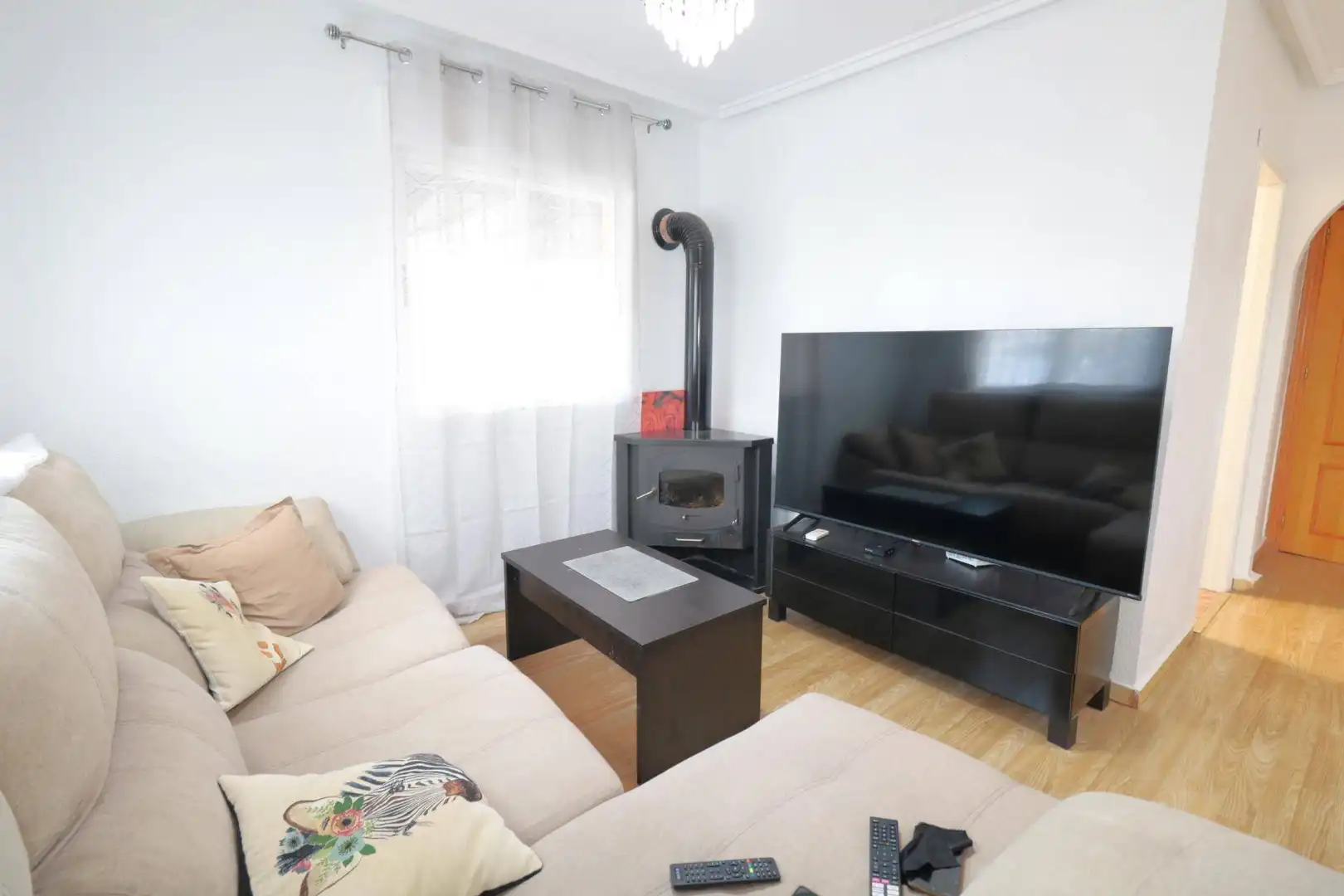 Sala de estar de Piso en venta en Torrevieja con Jardín privado, Amueblado y Piscina comunitaria