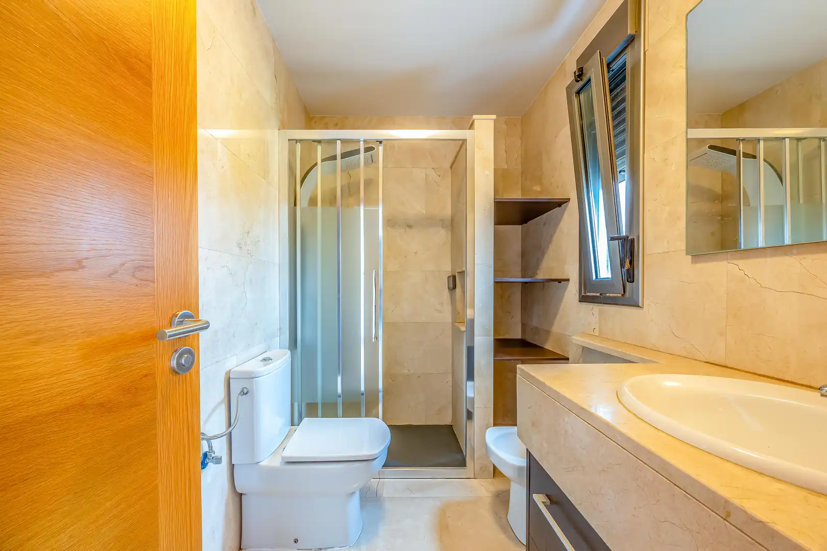 Baño de Casa o chalet de alquiler en Telde con Jardín privado, Terraza y Trastero