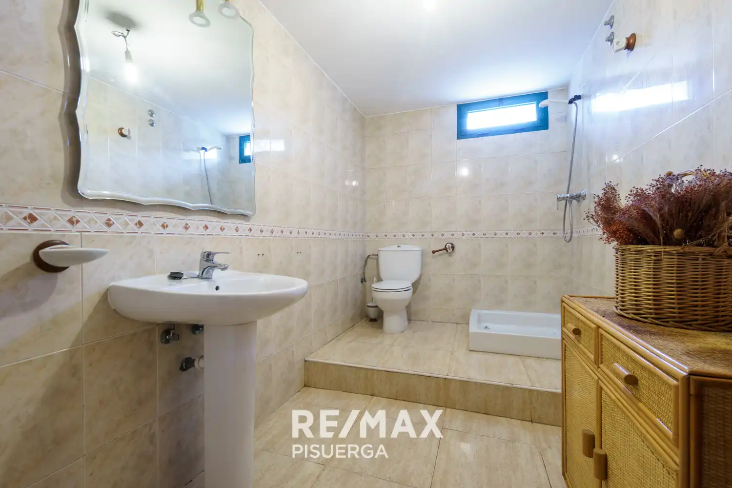 Bany de Casa o xalet en venda en Valladolid amb Calefacció, Jardí privat i Terrassa