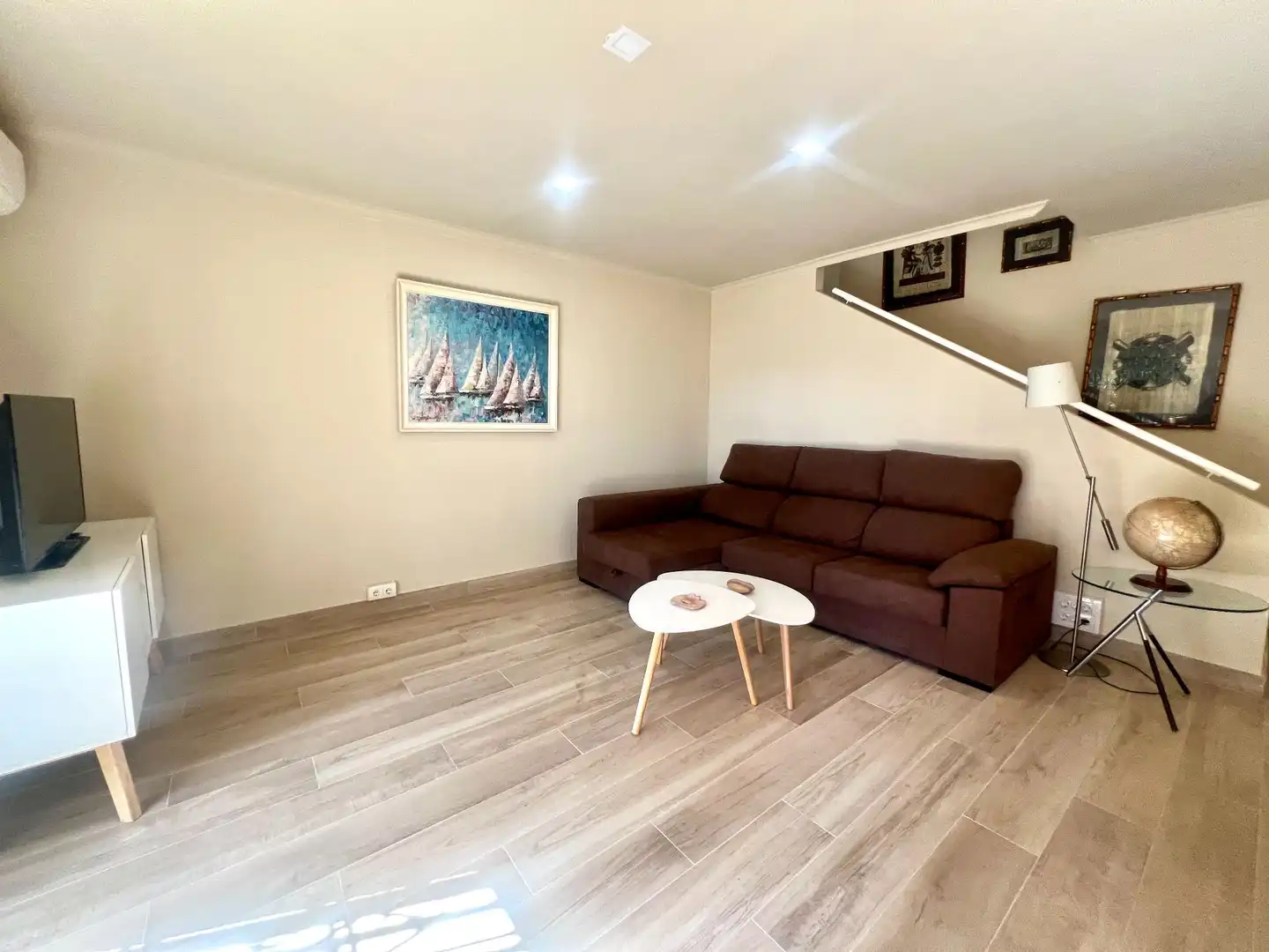 Sala d'estar de Casa o xalet en venda en Sant Joan d'Alacant amb Aire condicionat, Calefacció i Jardí privat