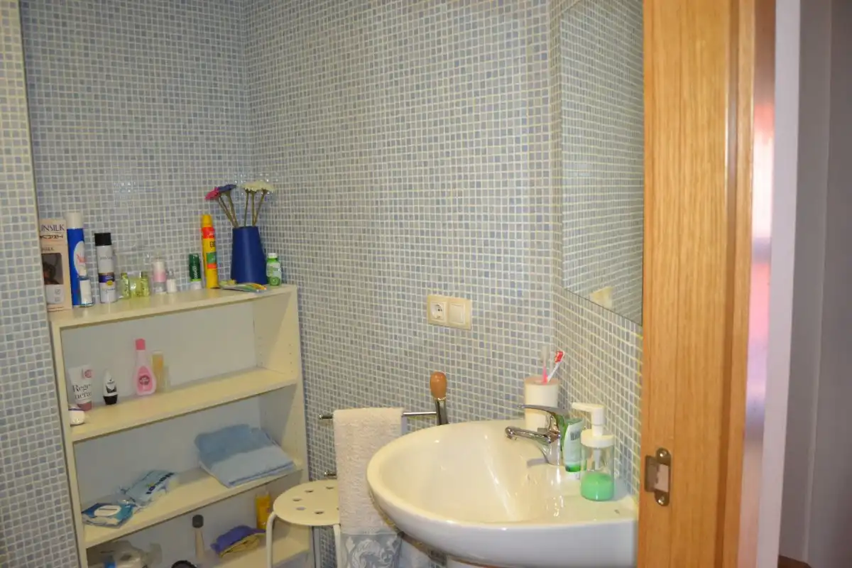 Bathroom of Flat for sale in Béjar  with Heating, Parquet flooring and Furnished