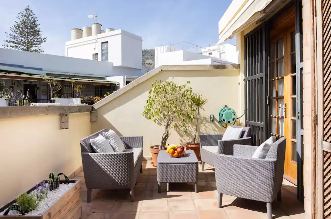 Terrasse von Wohnungen zur Miete in Santa Cruz de Tenerife mit Klimaanlage, Heizung und Privatgarten