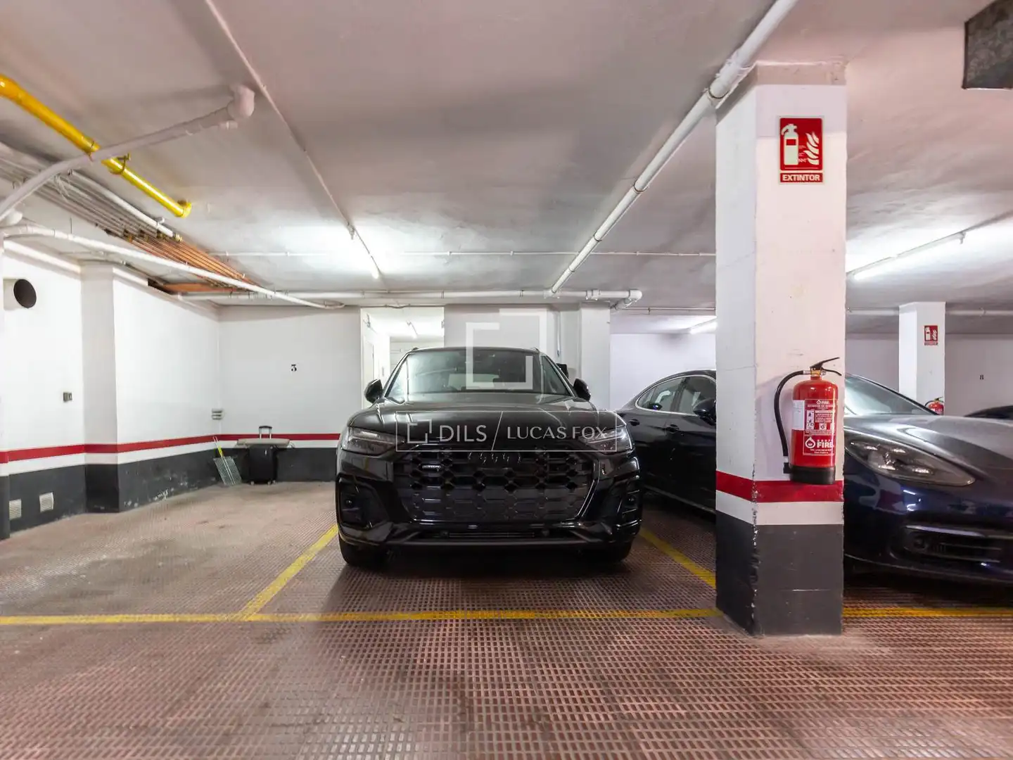 Parking of Flat for sale in Centre  
