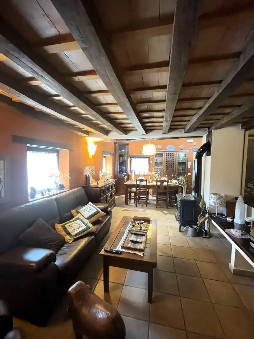 Sala d'estar de Finca rústica en venda en Mieres (Girona) amb Calefacció, Parquet i Terrassa