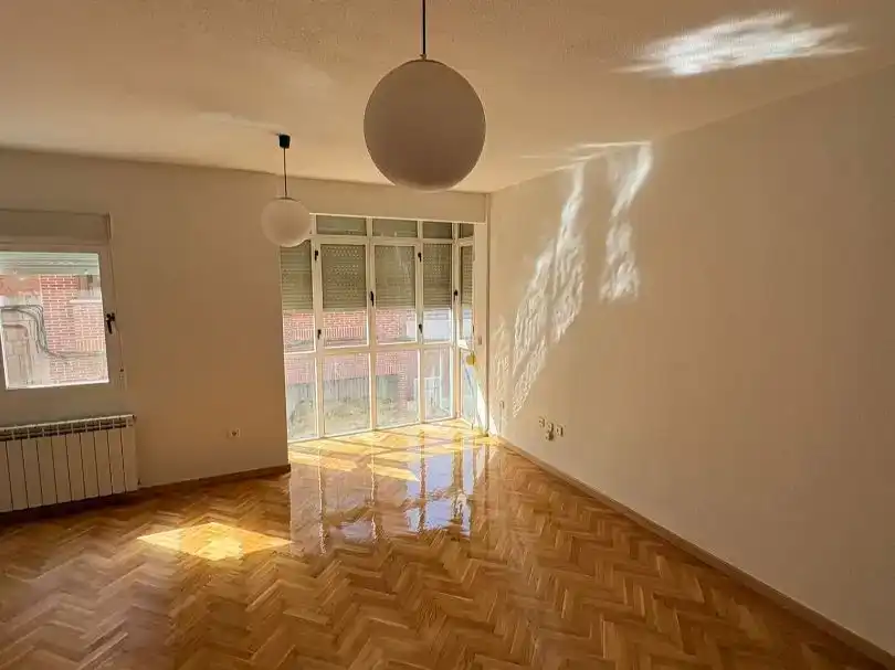 Sala de estar de Piso en venta en  Madrid Capital con Aire acondicionado