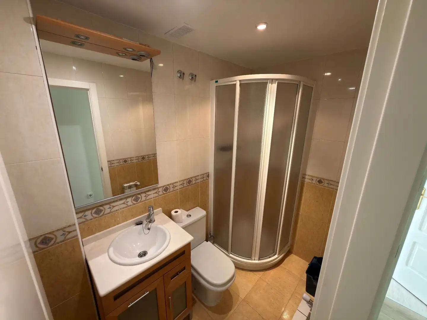 Bathroom of Flat for sale in Aranjuez  with Heating