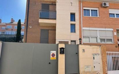 Vista exterior de Casa adosada en venda en Arganda del Rey amb Terrassa i Balcó