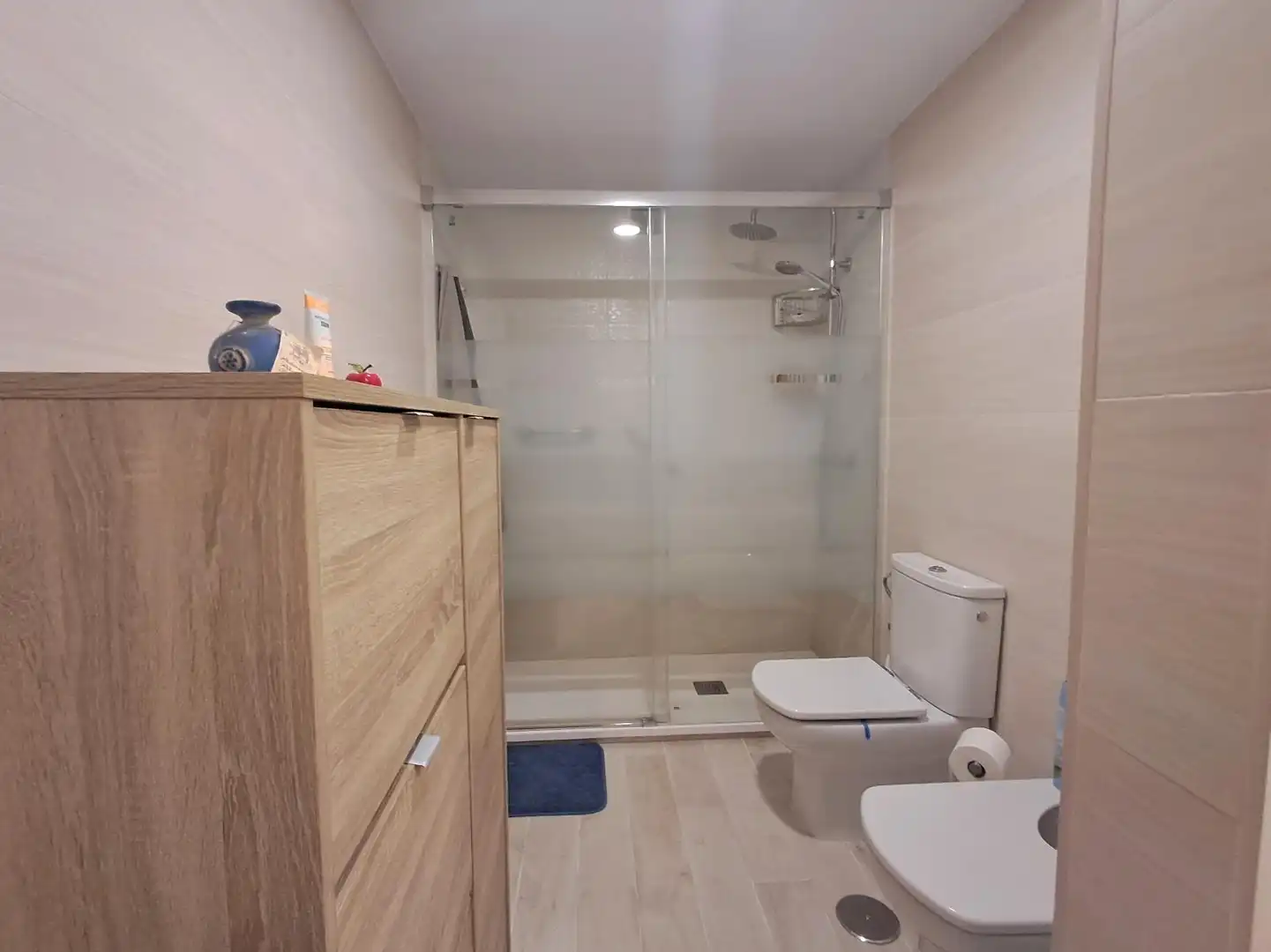 Bathroom of Flat for sale in Madrid  with Air Conditioner, Heating and Private garden