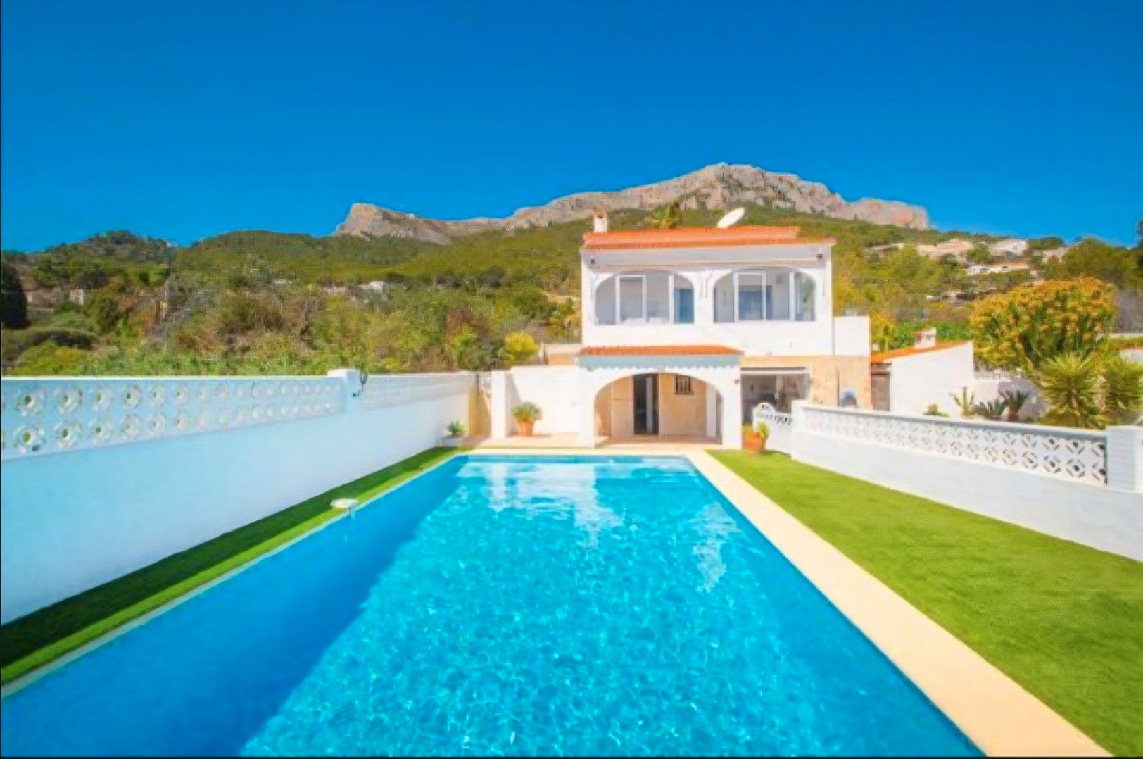 Casa o xalet en venda a Benicolada - Las Adelfas