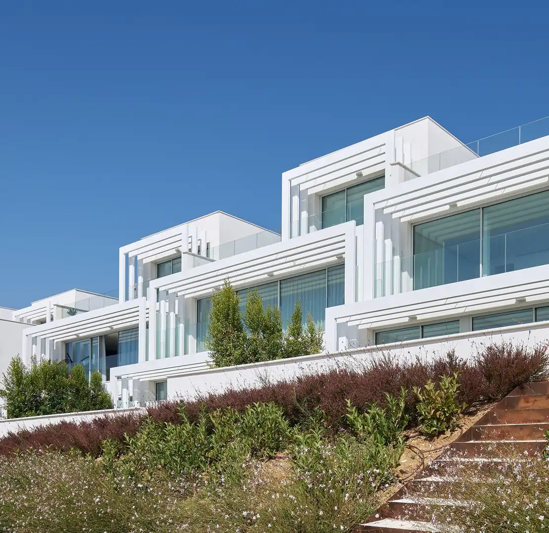 Vista exterior de Casa adosada en venta en Sotogrande con Calefacción, Terraza y Jacuzzi