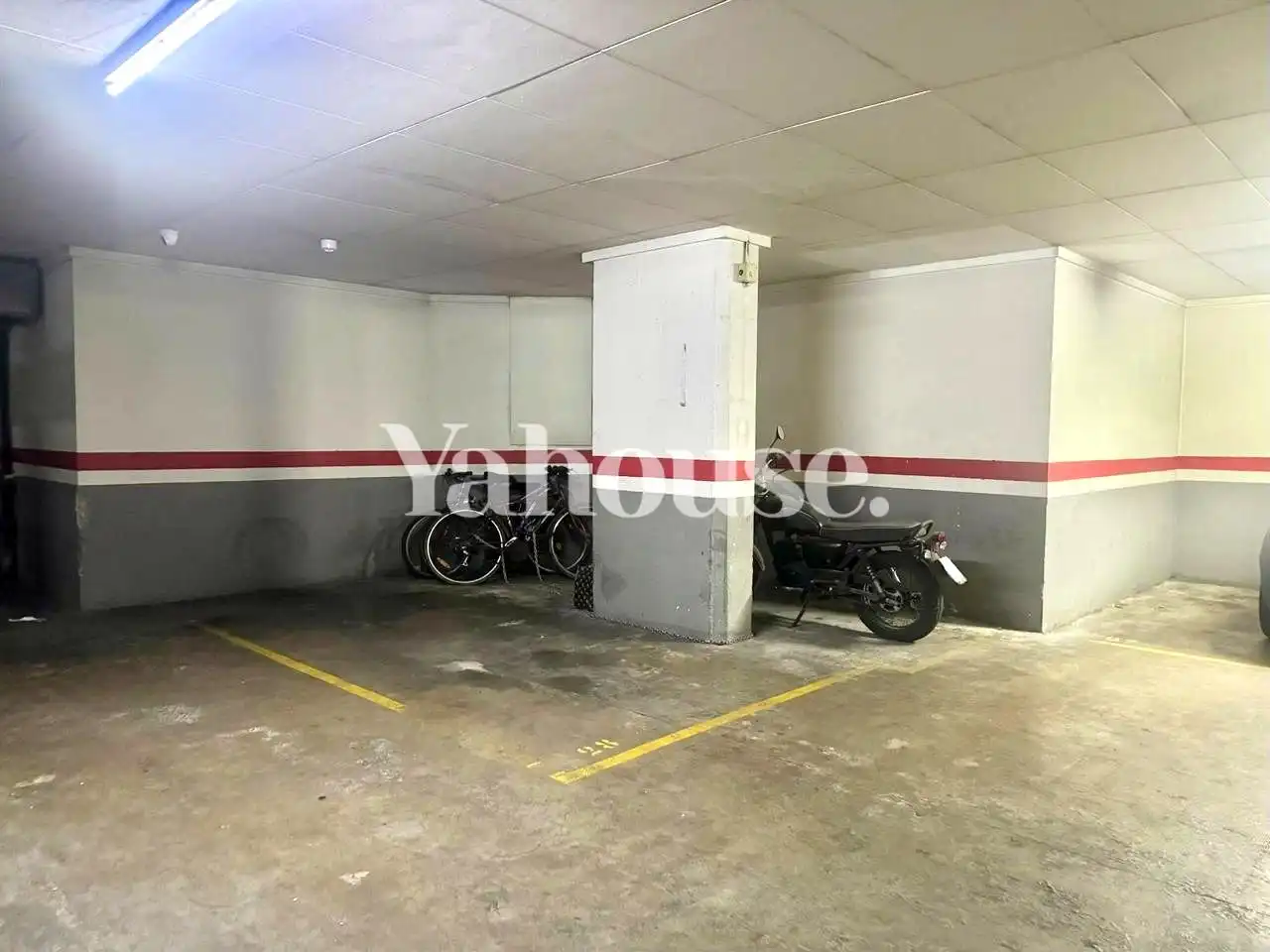 Parkplatz zum Verkauf in calle de València, imagen 2