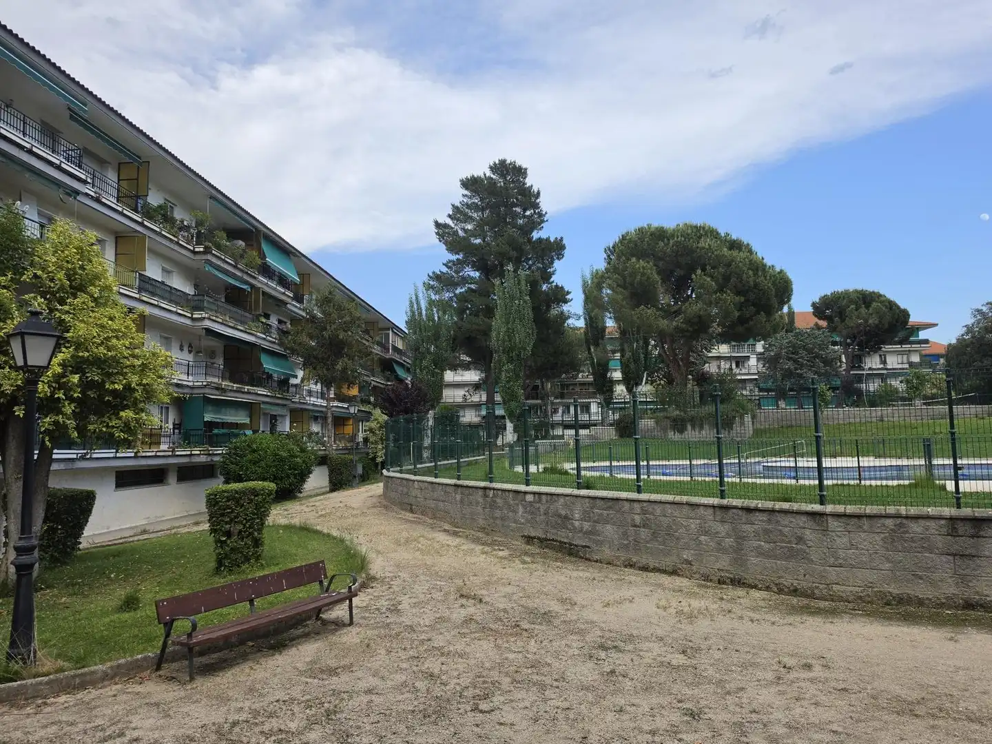 Außenansicht von Wohnung zum Verkauf in Collado Villalba mit Klimaanlage, Heizung und Terrasse