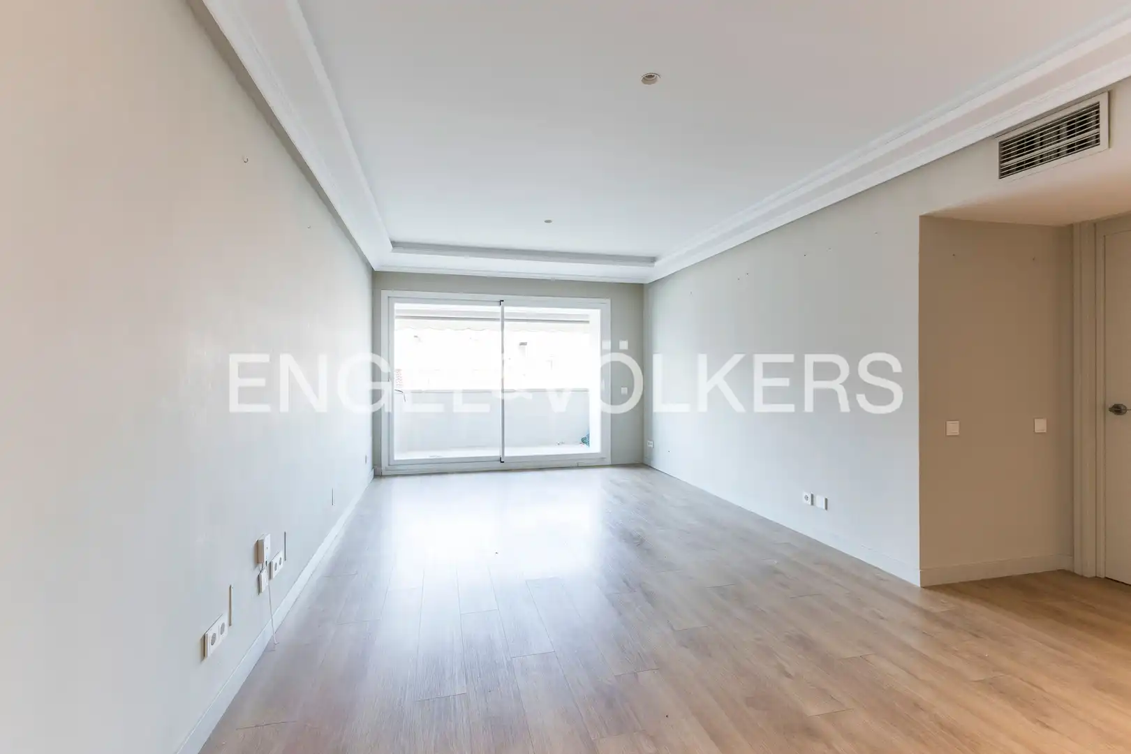 Wohnzimmer von Wohnung zum Verkauf in Madrid mit Klimaanlage, Heizung und Terrasse