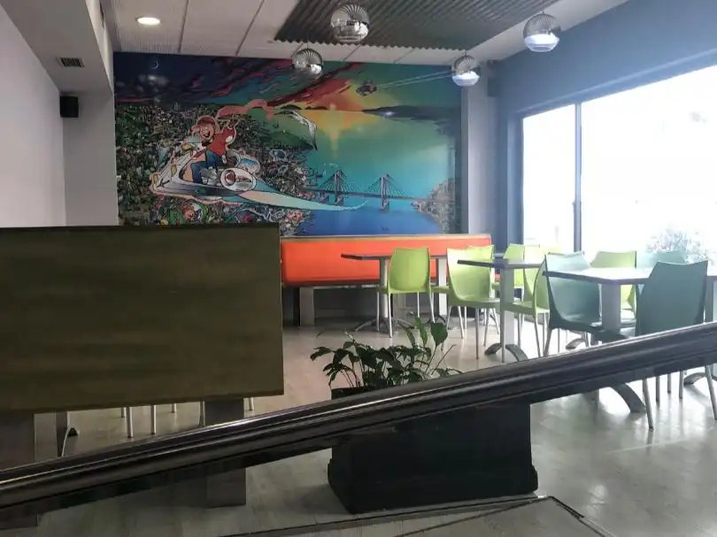 Local en venta en Vigo  con Calefacción, Parquet y Terraza