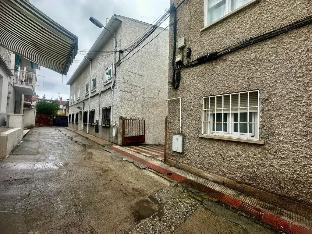 Ground floor for sale in Villalba Estación