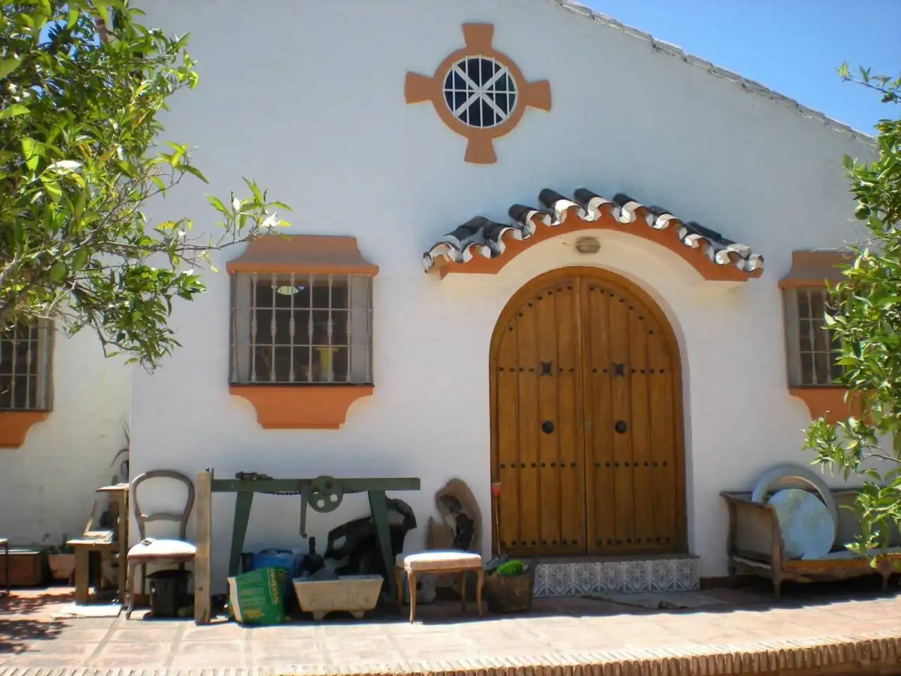 Vista exterior de Casa o xalet en venda en Alhaurín de la Torre amb Jardí privat, Terrassa i Moblat