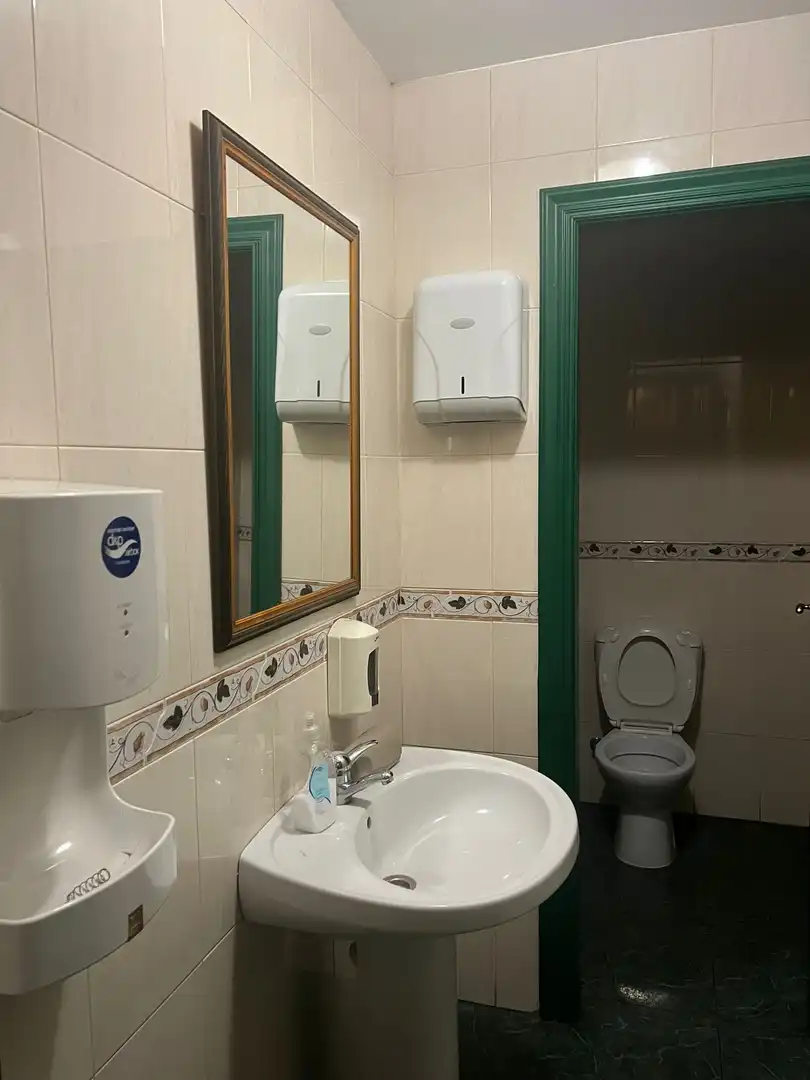 Business premises to rent in A Malata - Catabois - Ciudad Jardín, imagen 9