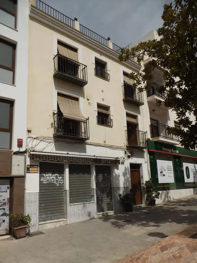 Vista exterior de Edifici en venda en Nerja