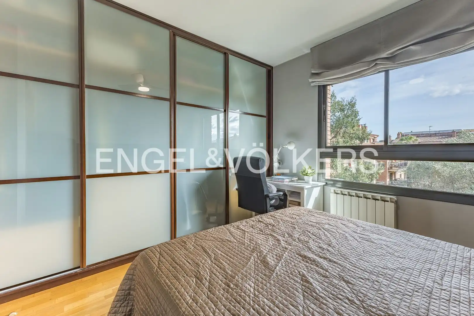 Schlafzimmer von Wohnung zum Verkauf in Sant Cugat del Vallès mit Klimaanlage, Heizung und Parkett