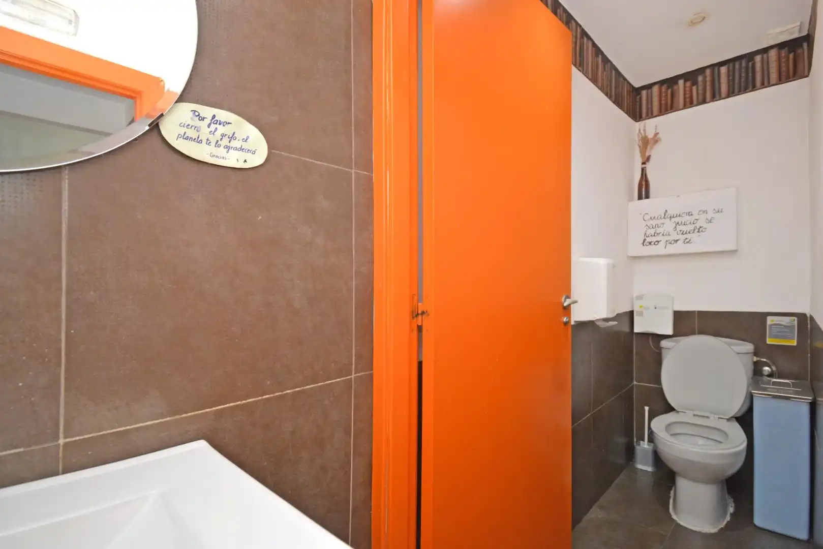 Bany de Local de lloguer en Zaragoza amb Aire condicionat i Moblat