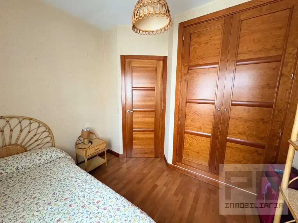 Schlafzimmer von Haus oder Chalet zum Verkauf in Las Navas del Marqués  mit Ofen, Waschmaschine und Mikrowelle