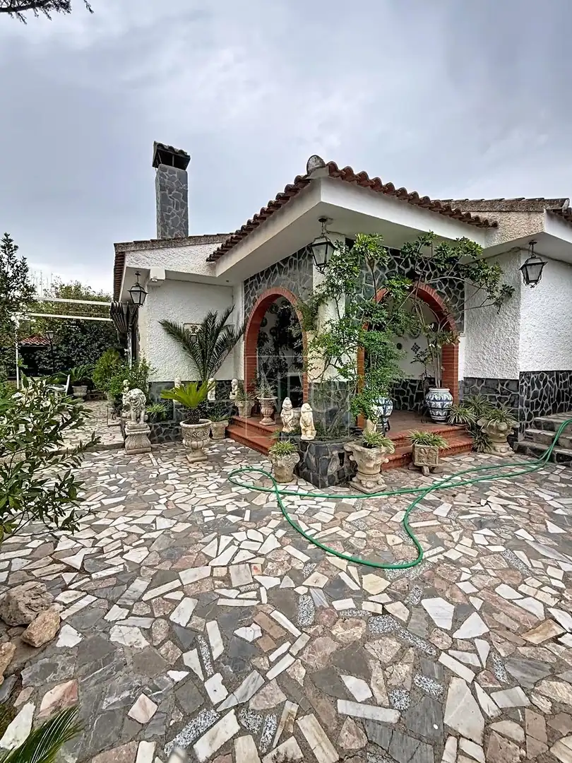 Xalet amb piscina en venda a Calle SUSPIRO DEL MORO