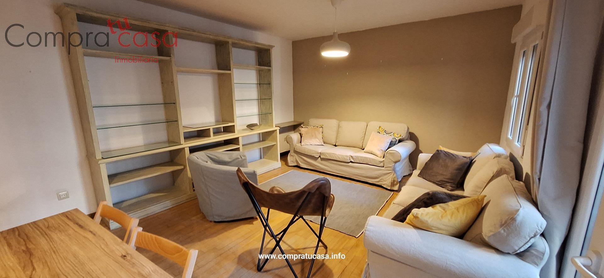 Sala d'estar de Pis per a compartir en Segovia Capital amb Calefacció i Balcó
