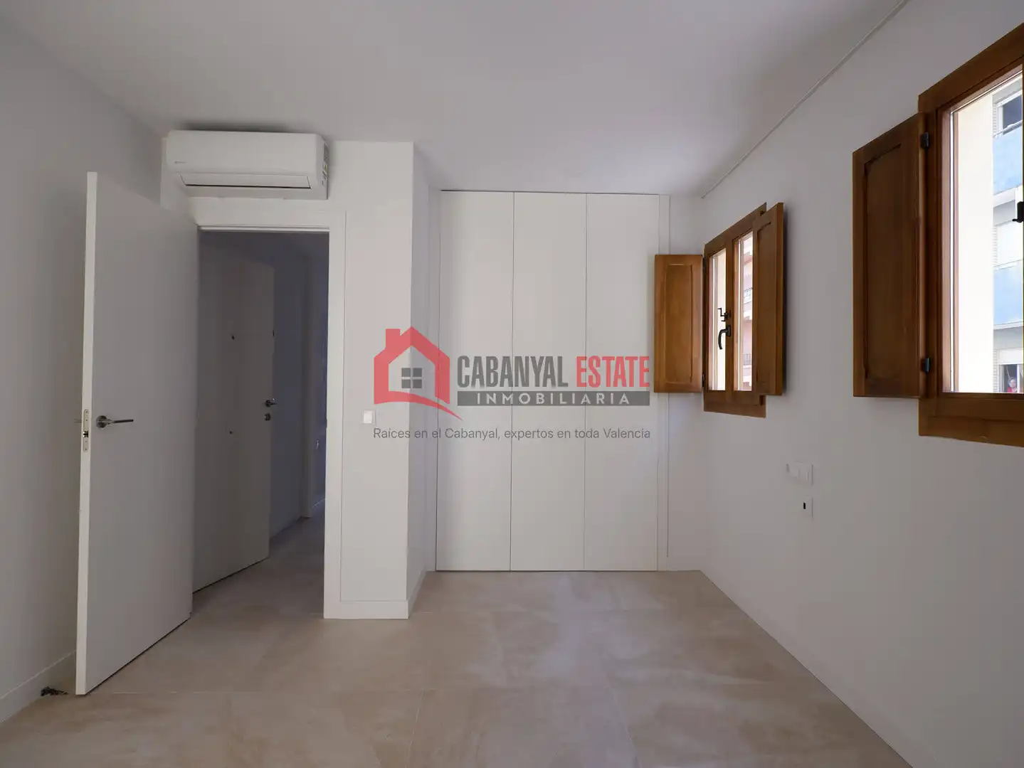 Habitación de Ático en venta en Valencia con Aire acondicionado, Trastero y Balcón