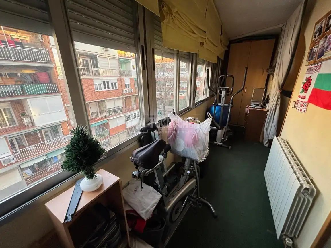 Habitación de Piso en venta en Madrid con Calefacción