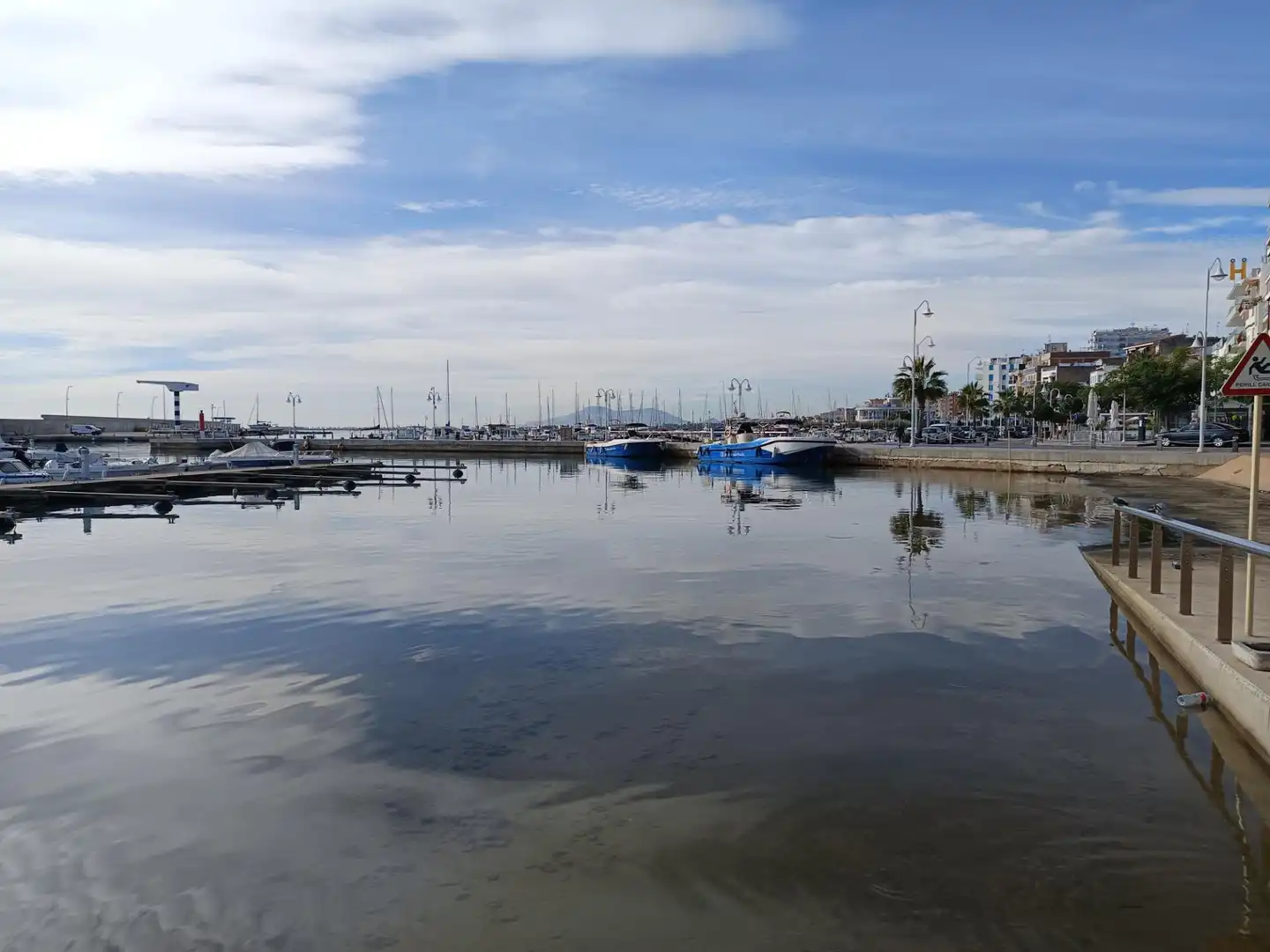 Exterior view of Duplexes for sale in L'Ampolla  with Air Conditioner, Terrace and Furnished