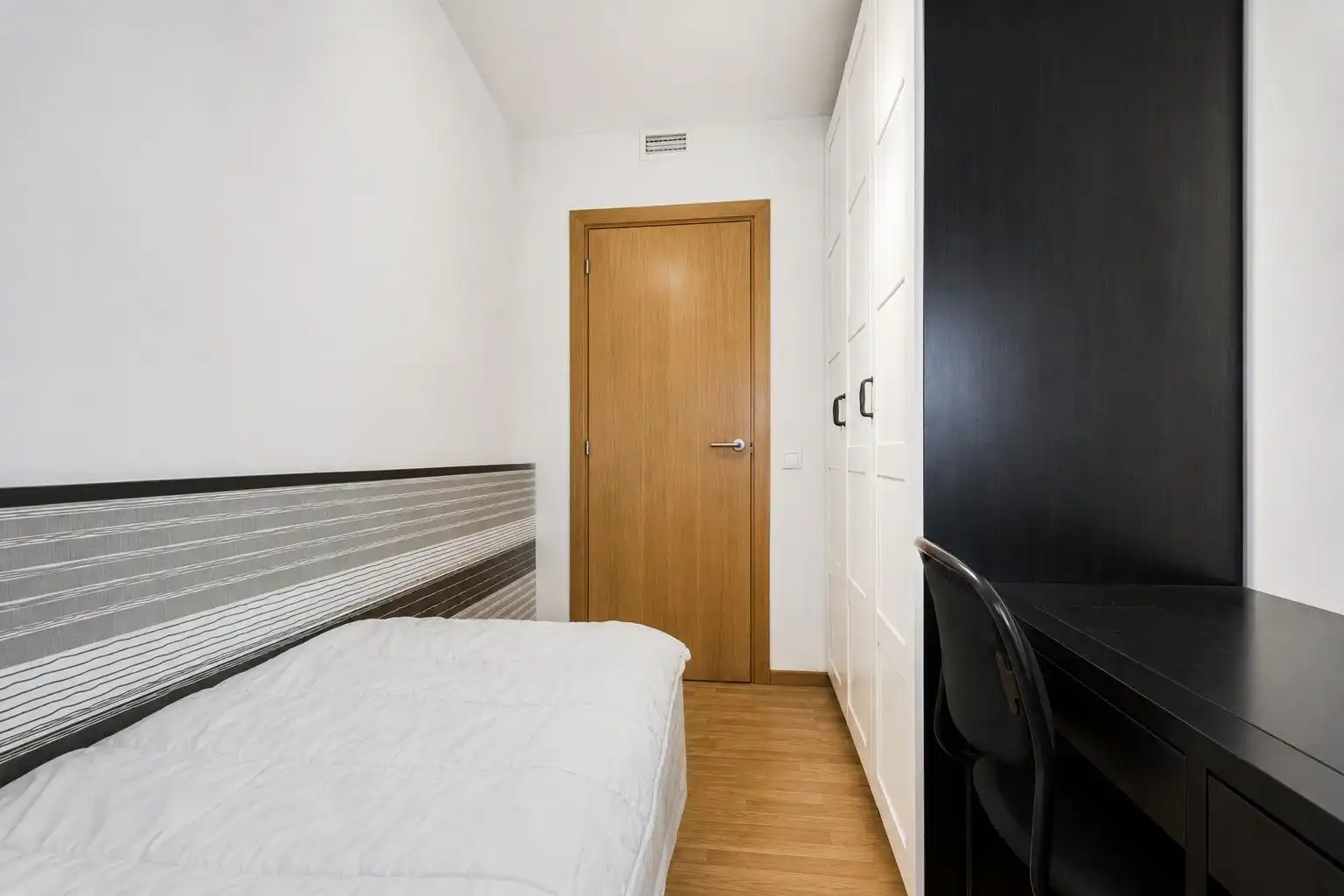 Bedroom of Apartments for sale in Igualada  with Air Conditioner, Heating and Parquet flooring