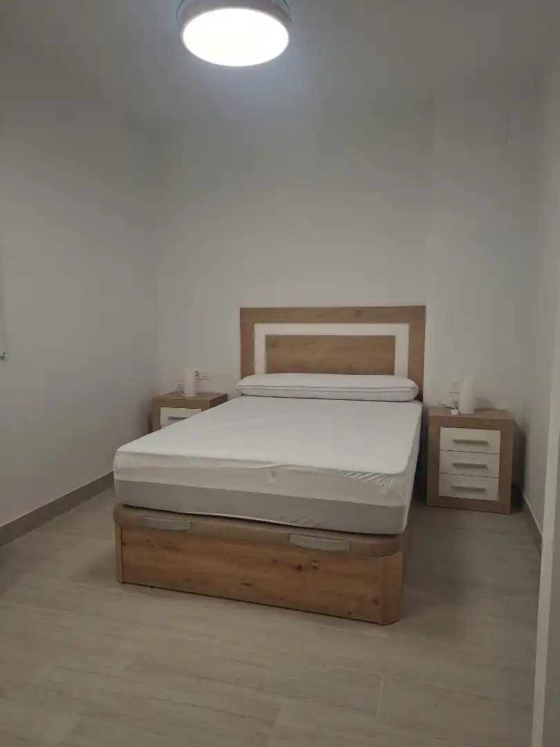 Bedroom of Flat for rent in Granada  with Air Conditioner, Heating and Furnished
