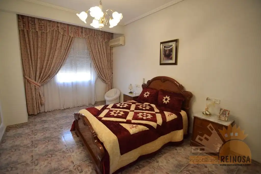 Dormitori de Casa o xalet en venda en Casco Urbano