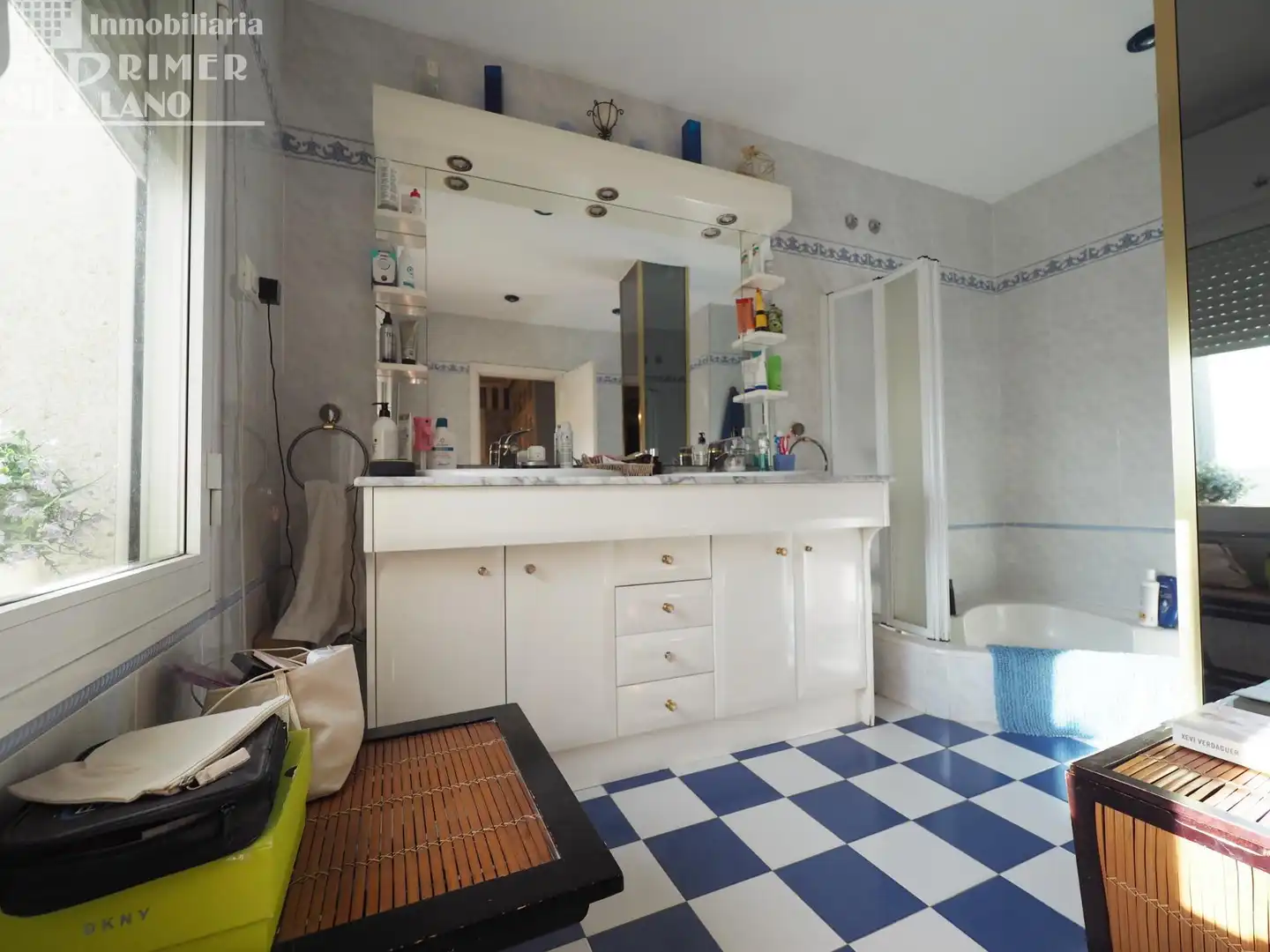 Baño de Ático en venta en Tomelloso con Calefacción, Terraza y Trastero