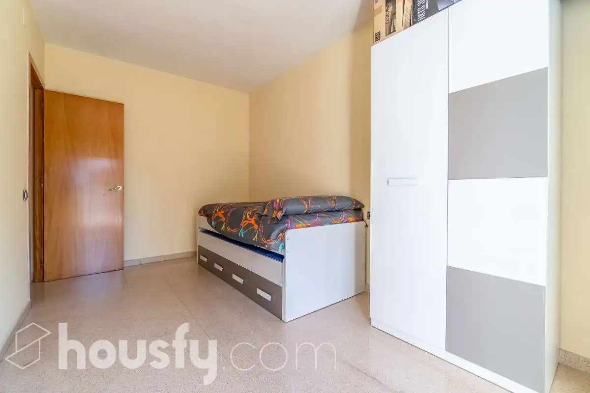 Schlafzimmer von Wohnung zum Verkauf in Sabadell mit Klimaanlage, Heizung und Möbliert