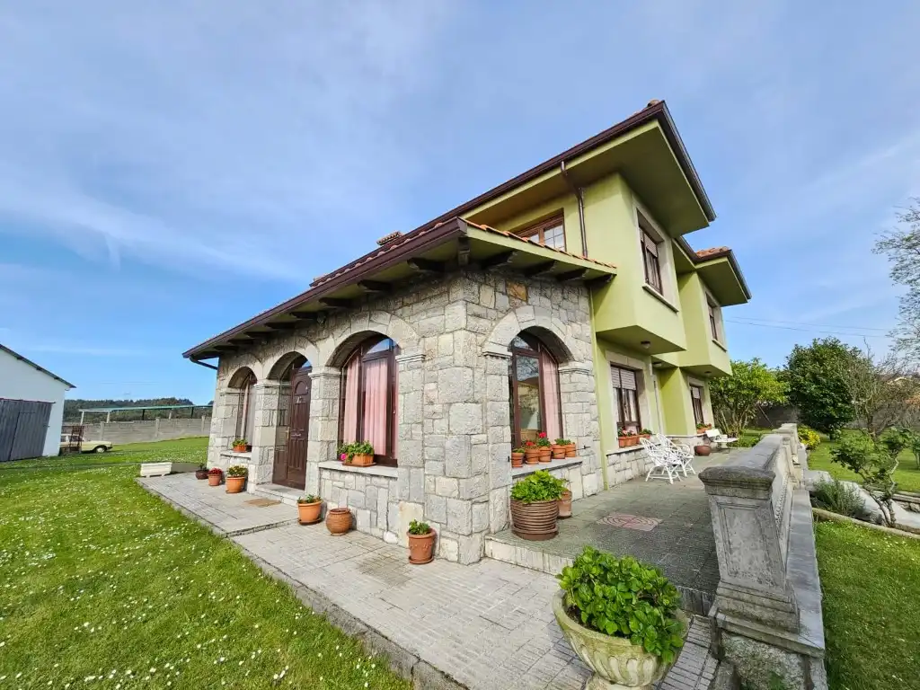 Vista exterior de Casa o chalet en venta en Avilés