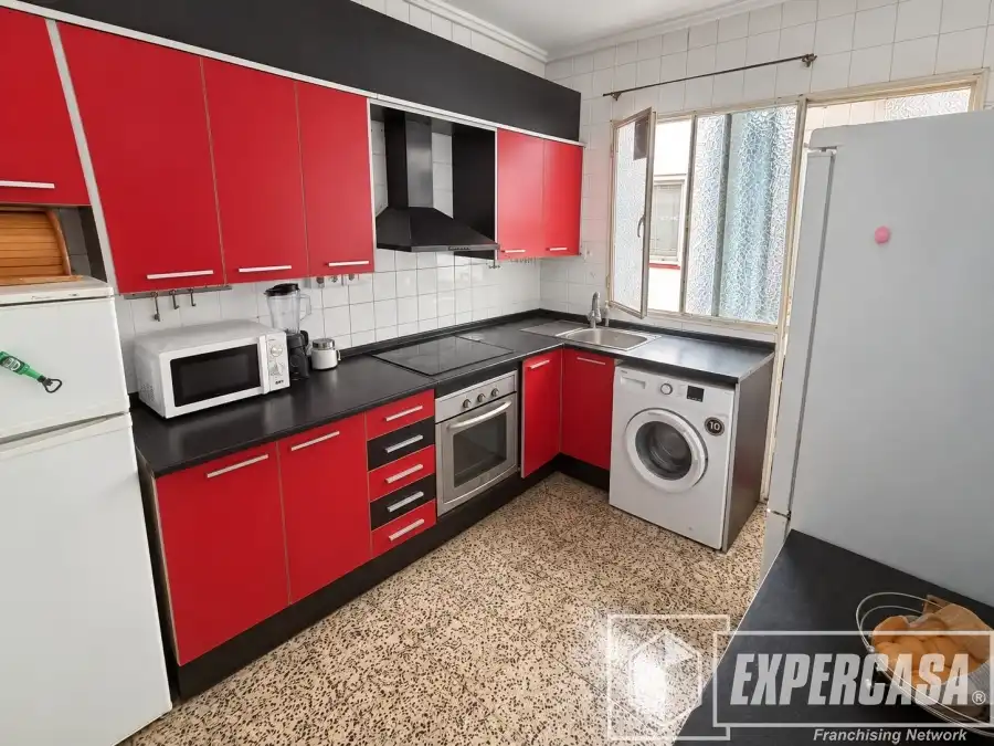 Kitchen of Flat for share in Casco Antiguo  