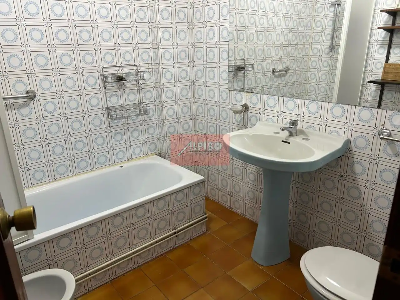 Bathroom of Flat for sale in Ourense Capital   with Heating, Parquet flooring and Terrace