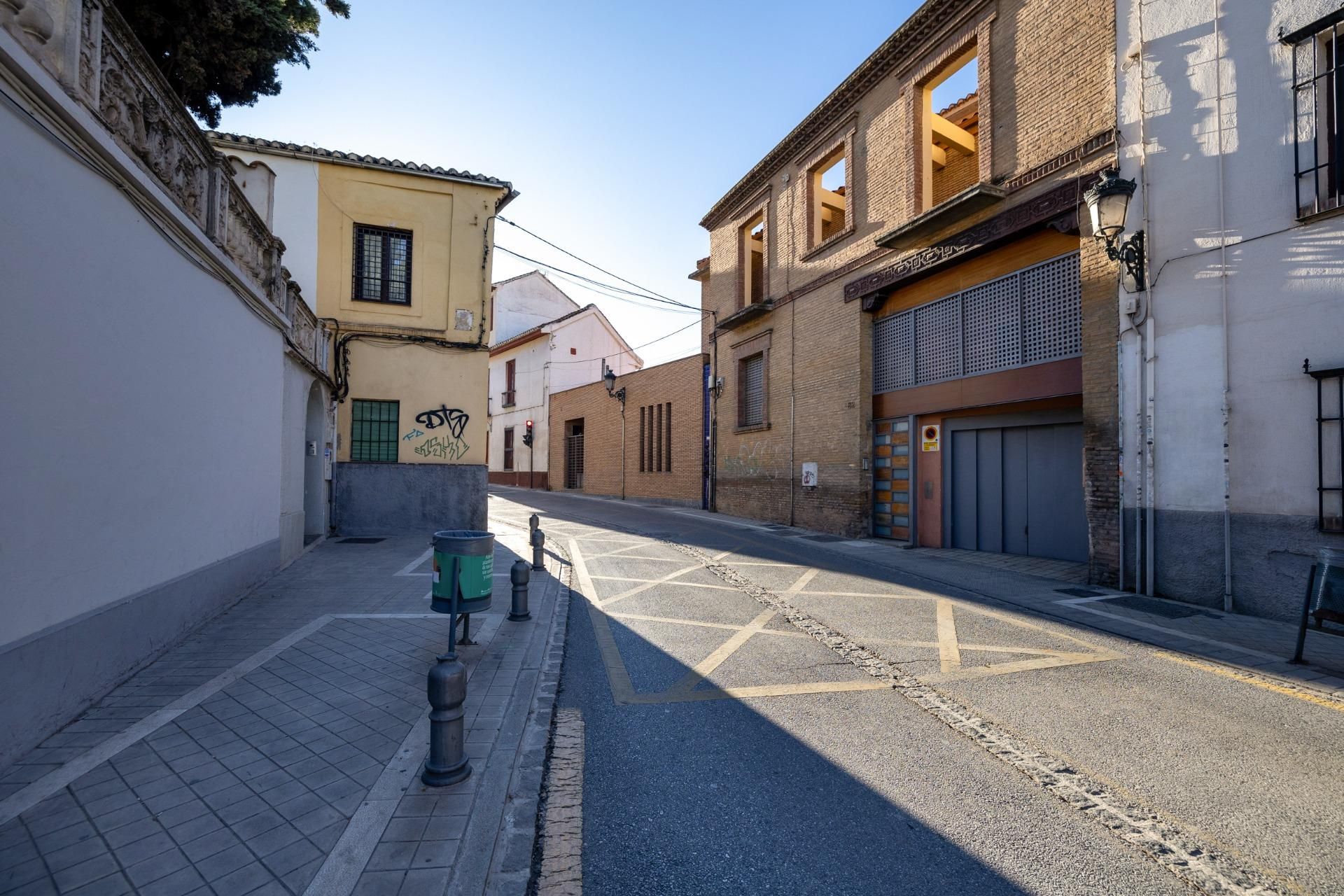 Exterior view of Garage for sale in  Granada Capital