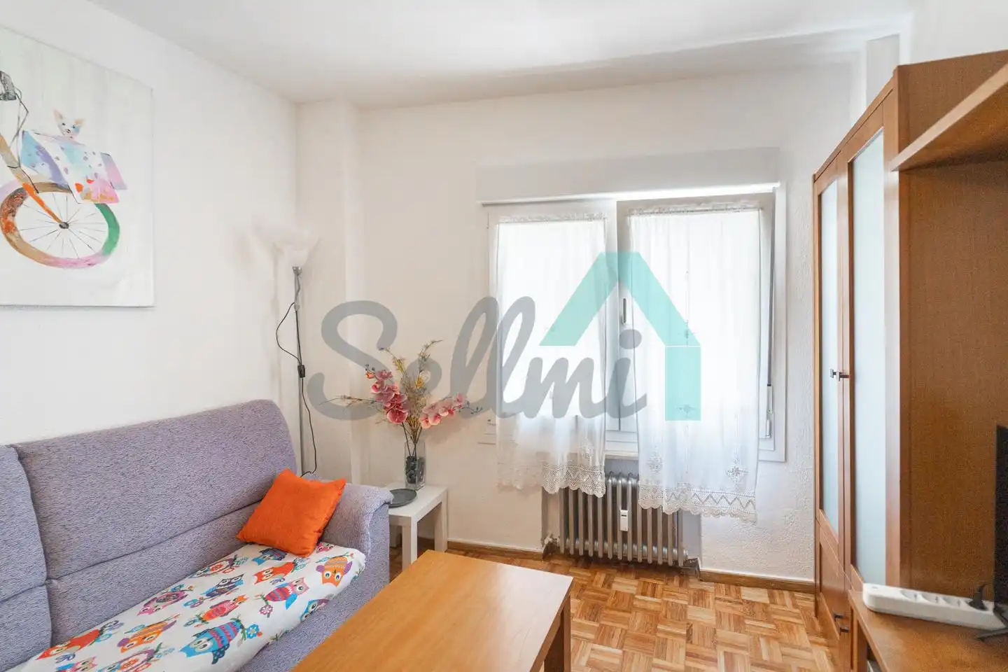 Living room of Flat for rent in Oviedo   with Heating, Parquet flooring and Furnished