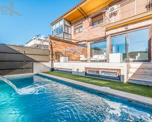 Swimming pool of Single-family semi-detached for sale in Villaviciosa de Odón  with Air Conditioner, Heating and Private garden