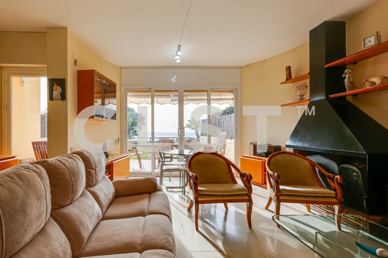 Casa con terraza en venta en Vallpineda - Santa Bárbara, imagen 8